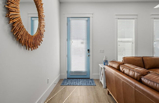 Spectacular 3br 4ba w/ Private Pool, 2 Min Walk to Beach - Sleeps 15! - Foto 38