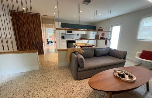 Cozy house close Brickell - Photo 18