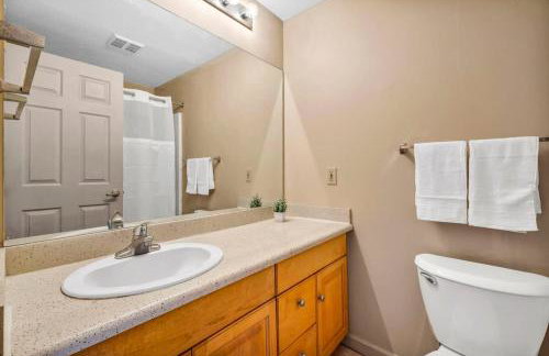 Fun 2Bed Apt Skeeball Foosball FREE Parking - Foto 23