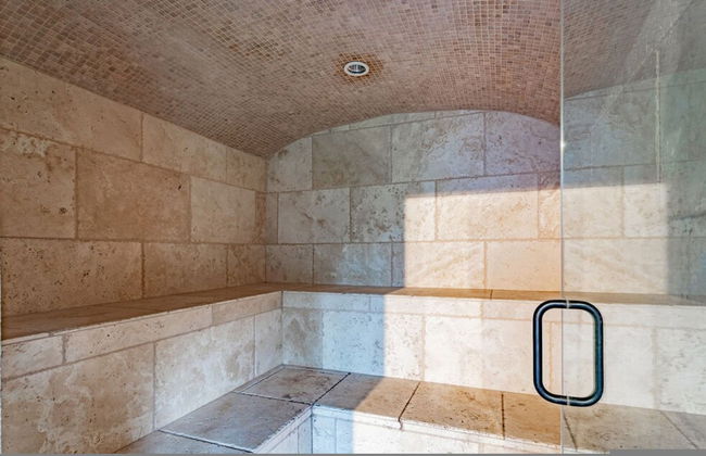 Family Fun Oasis Hot Tub Steam Room Pool Stream Firepit Games - Foto 50