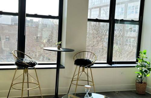 Group-Friendly 2BR with Optional Parking and Gym Access Near McCormick Place and Soldier Field - Foto 12