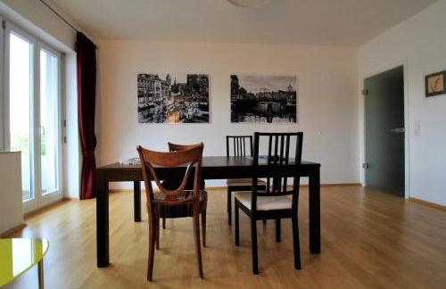 Luxury city apartment - view of river and castle - Foto 10