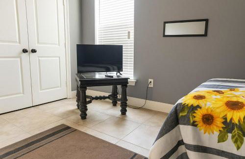 Private Pet-Friendly 2BR Suite with Movie Theater & Pond View and Access - Foto 19