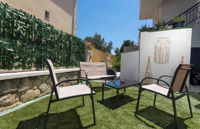 Danae Comfort Living - Photo 40