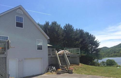 Lakeside Snowmobile - Ski Villa, 4BR 2BA, sleeps 10 - Foto 18