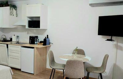 Studio by the River with Terrace, Basen, Sauna, Jacuzzi, Fitness - Foto 13