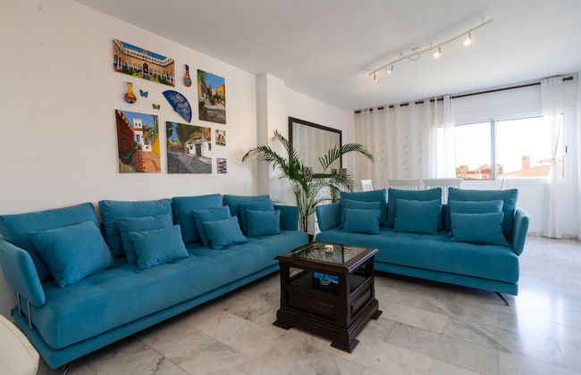 Modern Marbella Getaway - Photo 7