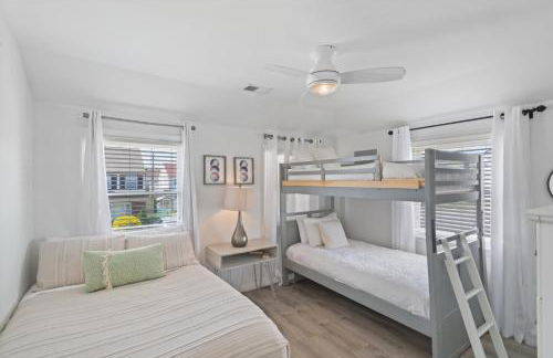 2-Bed Home by the Bay - Foto 4