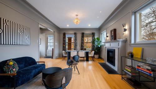 Elegant and Chic 2Bed 2Bath steps from the lake! - Photo 4