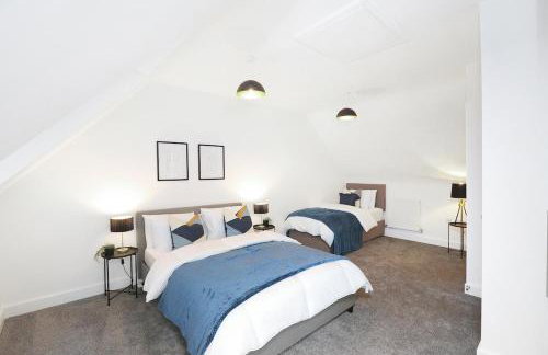 Spacious Home For Contractors,Families,Groups, Sleeps 10, Free Parking - Foto 24