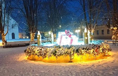 Old house by the stream - Photo 51