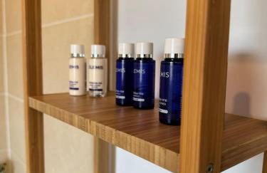 Uxbridge-Modern 2 bed Apt with Lift & Parking - Photo 13