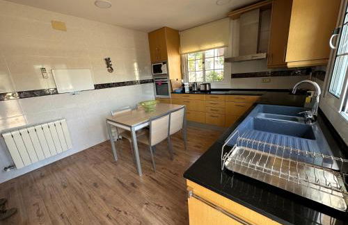 Sunny forest Villa near Barcelona - Foto 60