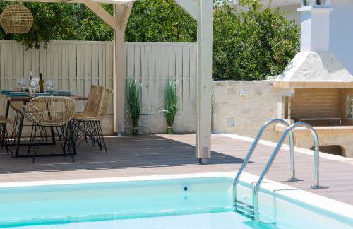 Anesis Villa, with Private Pool & BBQ, By ThinkVilla - Foto 7