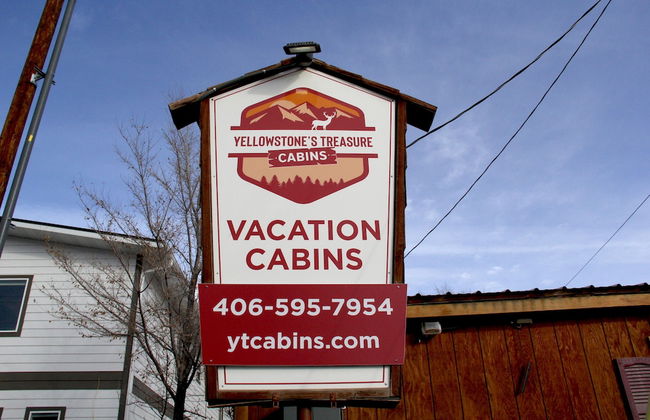 Yellowstone's Treasure Cabins - Photo 6