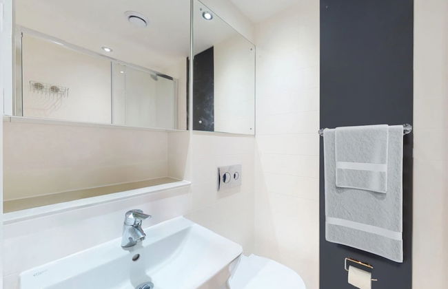 For Students Only Canvas Manchester - Foto 18