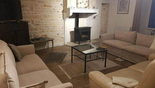 Holiday Home in Loubigne With Pool & Terrace - Photo 3