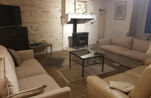 Holiday Home in Loubigne With Pool & Terrace - Foto 3