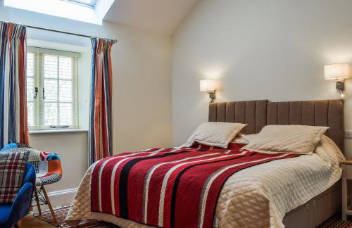 The Courtyard - Photo 7