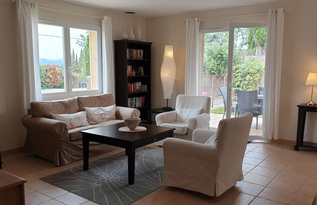 Villa in Montbrun With Pool and Mountain Views - Photo 15