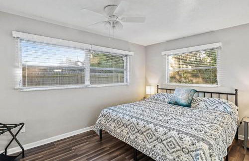 Summer Getaway Coastal Sea-Esta 4BD 3BA - Foto 20