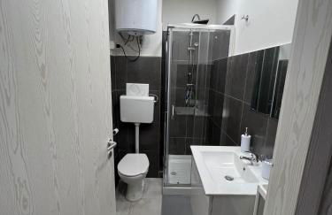 SKY HOUSE LUXURY - Photo 22