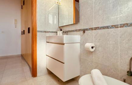 Click & Guest -Terrace with Sea and Mountain Views - Foto 35