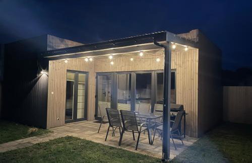 A Morze Domki- Podgrzewany basen, całoroczne klimatyzowane domki, parking - Foto 8