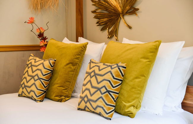 The Majestic Garden Suite - Photo 12