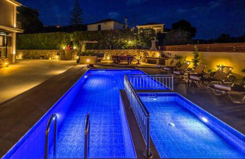 Maggie Alonia - Photo 45