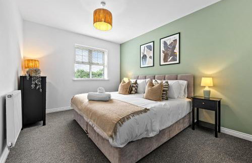 Spacious 6-bedroom house - 3 parking spaces - Superfast Wi-Fi - Close to M5 - Long-stay rates! - Foto 9