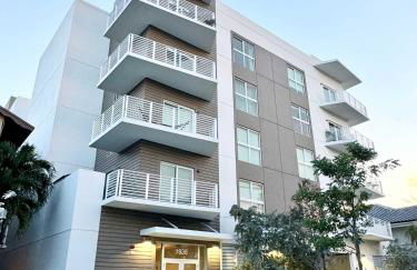 NEW Modern Condo FREE Parking & High Speed Wifi - Foto 4