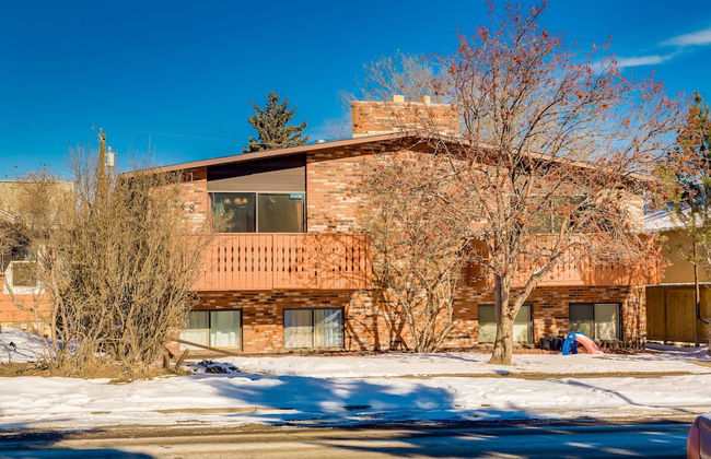 4 Bedroom Suite in Calgary - Photo 12