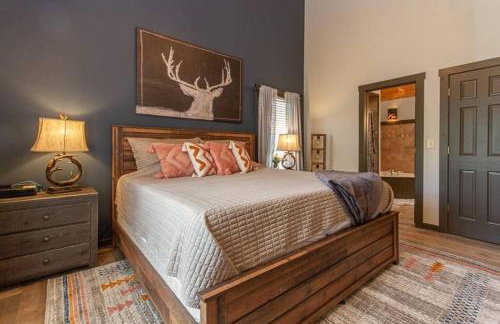 Gorgeous cabin 3bdrm/3bth, hot tub, fireplace, kid/pet friendly - Foto 40