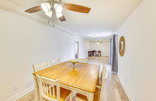 Patio and Workspace Peaceful Riverside Retreat! - Foto 10