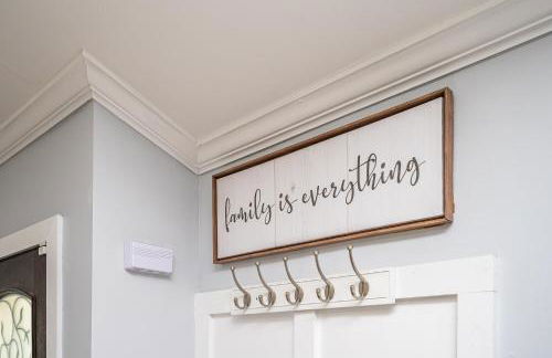 NEW Spacious Decatur Oasis w Fire Pit, Mins to ATL - Foto 32