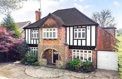 Country Manor Pool & Spa Games Room Cinema - Photo 10