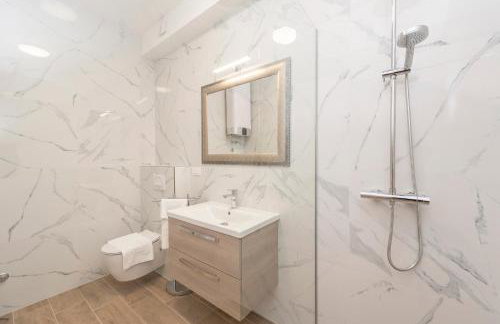 Villa Eni Beachfront apartment with pool - Photo 28