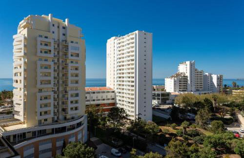 McRamé Design Apt Sea View, Beachfront, Swimming Pool, 2BDR, 2BAR, 6 pax, Praia da Rocha - Photo 27