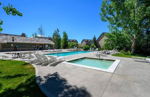 Bigfoots Alpine Retreat MH710By Powder Mtn Hot Tub - Photo 69