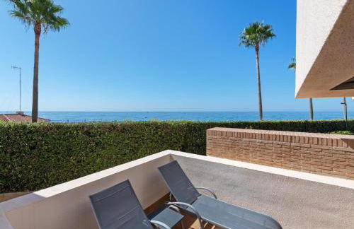 Luxury 3 Bedrooms, Private Heated Pool - EHHouse - Photo 19