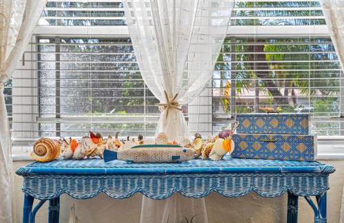 Chic 4BR Htd Pool, 5 min to beach, PAC-MAN, Games - Foto 34