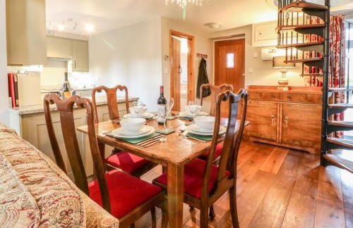 South Lodge - Photo 7