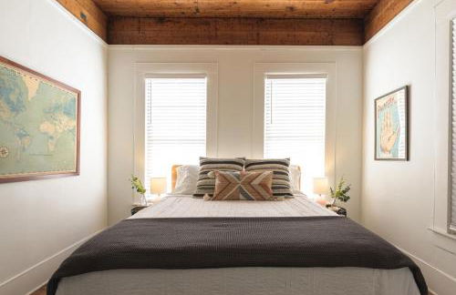 Restored 1930s Uptown Bungalow 2 min to Magnolia Silos - Photo 54