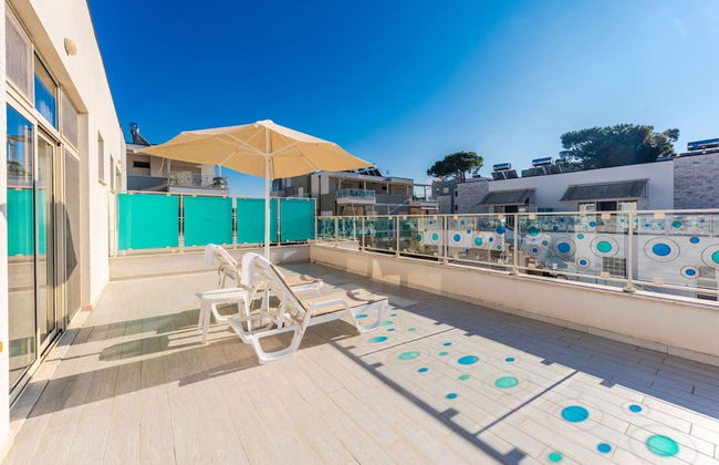 Stylish Studio With Spacious Balcony -trendafili - Foto 23