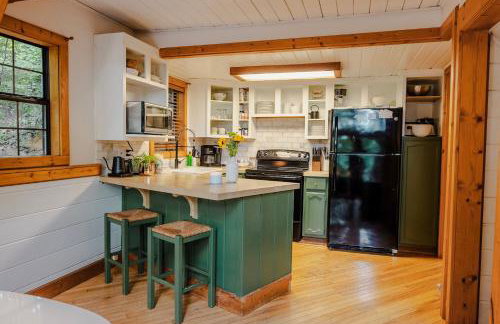 Big Mountain View! Downtown Gatlinburg Chalet Village! Hot Tub! Fan Favorite! AFrame Dreams! Magazine-Featured! Stunning Interiors! Little Green Cabin - Photo 34