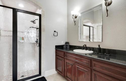 Luxury4000sqft Hot Tub Games Cinema FTWorth ATTST - Photo 35