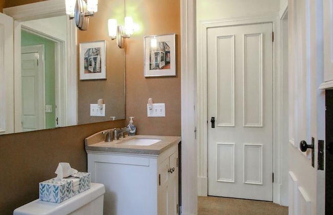 The Irish Bar near Bay Historic Savannah - Photo 46