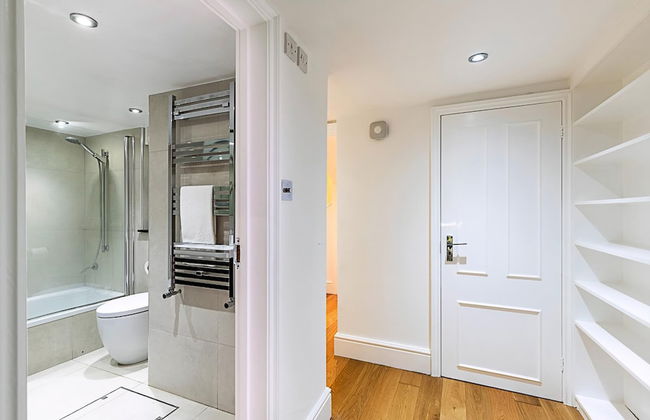 Charming Two-Bedroom Flat in West Hampstead - Photo 38