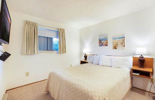 Stunning Views from this Waterfront Condo - Foto 1